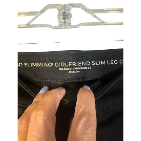 Chico's Black Slimming Girlfriend Slim Leg Cropped Fringe Denim Jeans Women Sz 6 - Picture 8 of 11